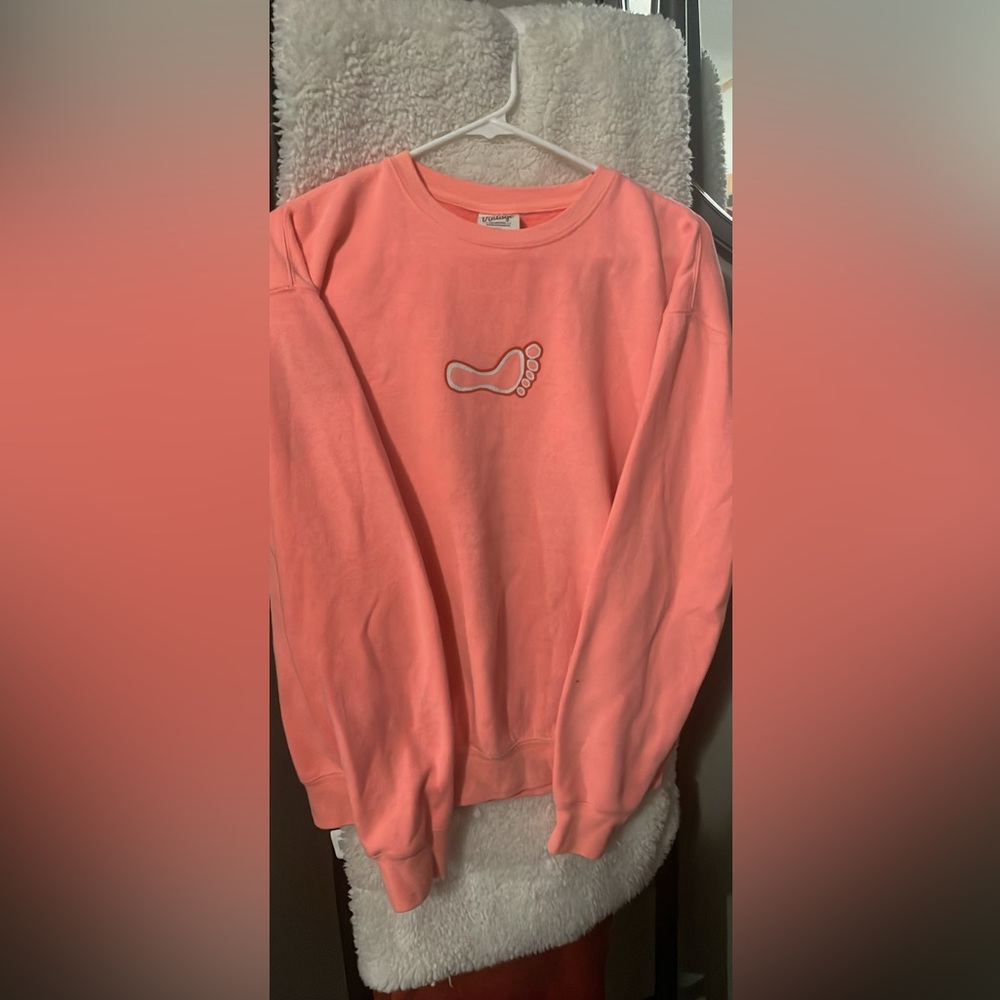 Barefoot bar crewneck